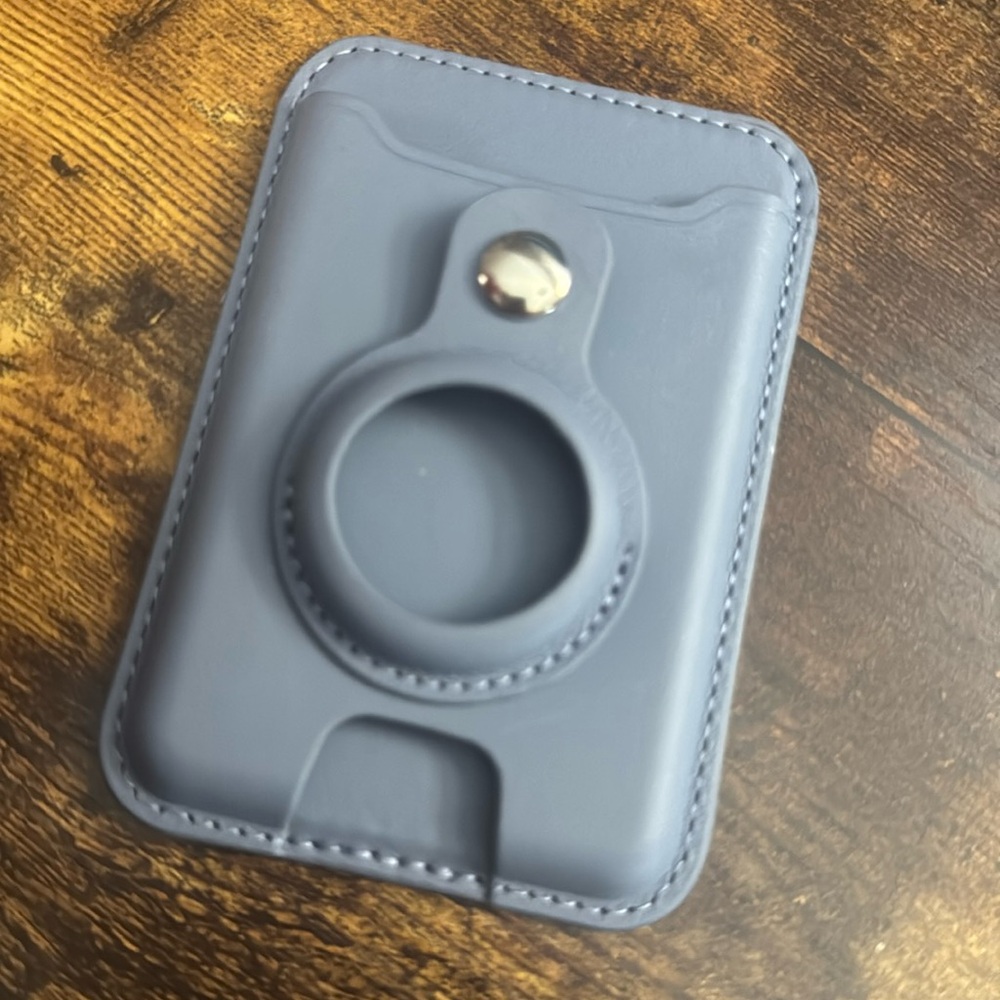 MagSafe wallet w/Airtag holder